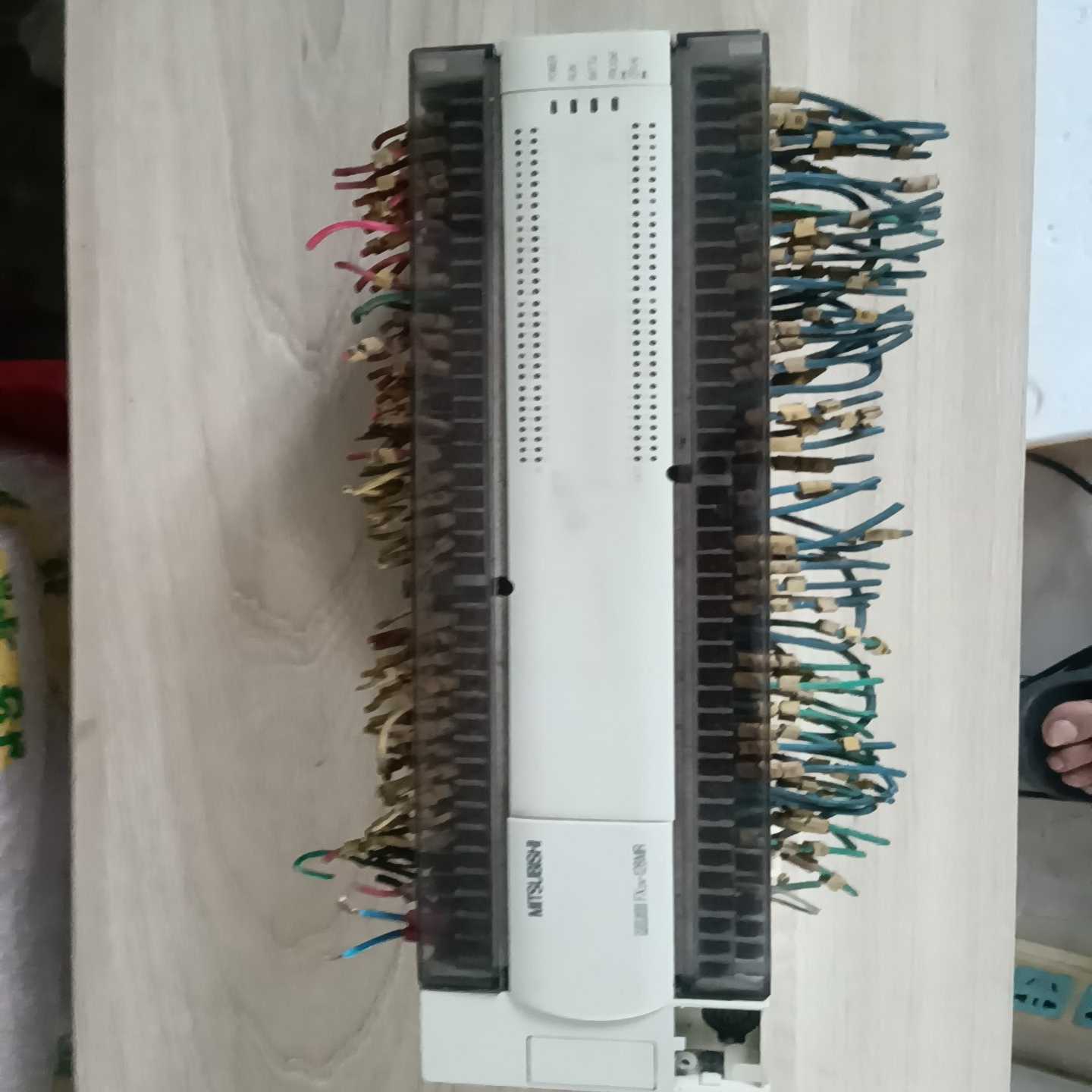 议价三菱PLCfx2vn-128MR-001,成色如图，单价280现货/维修