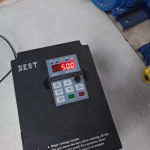 寻X贝士德变频器4KWFC3004.0GS2B4成色如