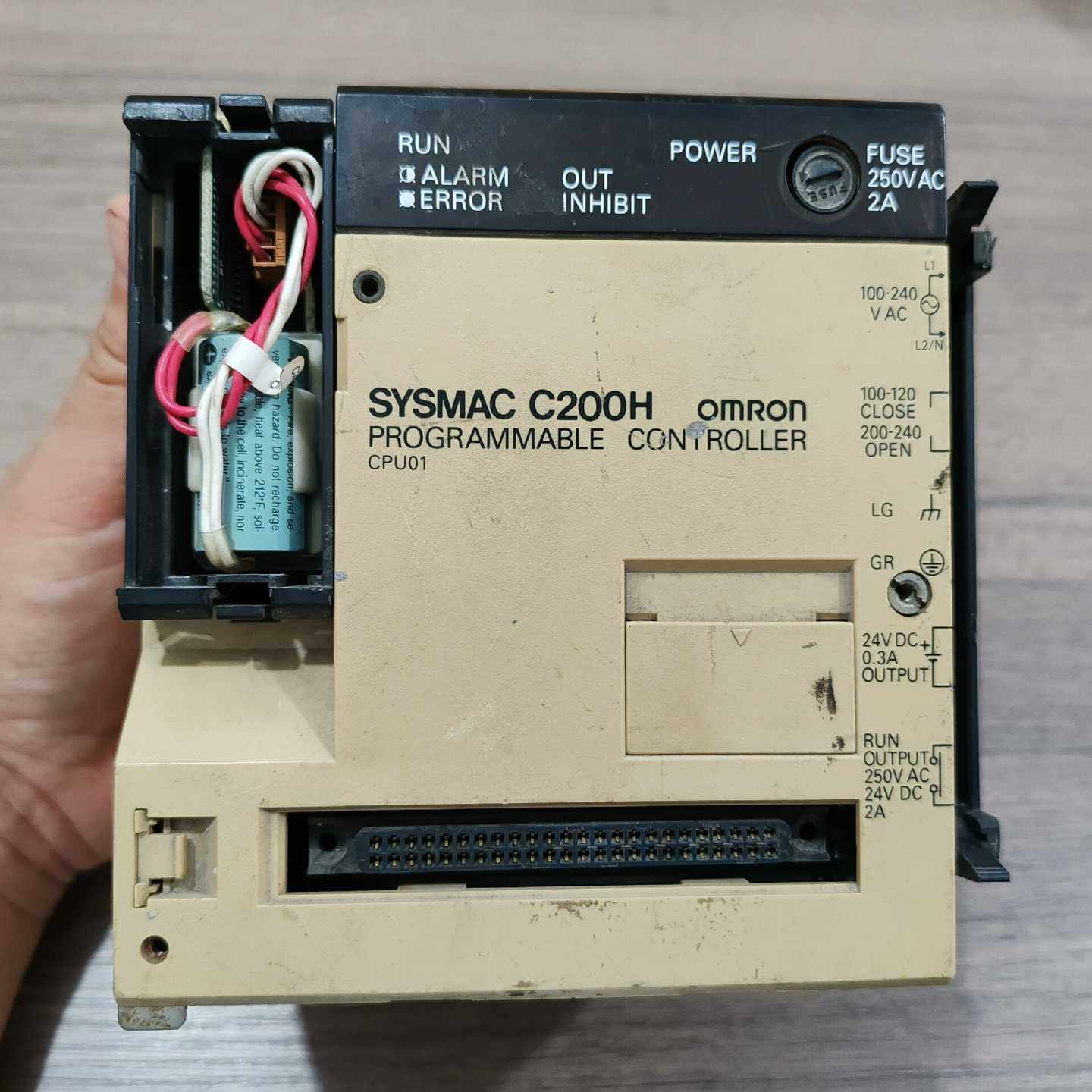 议价欧姆龙C200H-CPU01-E 实物如图所示，功能包好，实