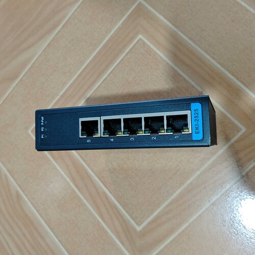 【询价】研华工业交换机EKI-2525-BE，功能正常，成色为实图