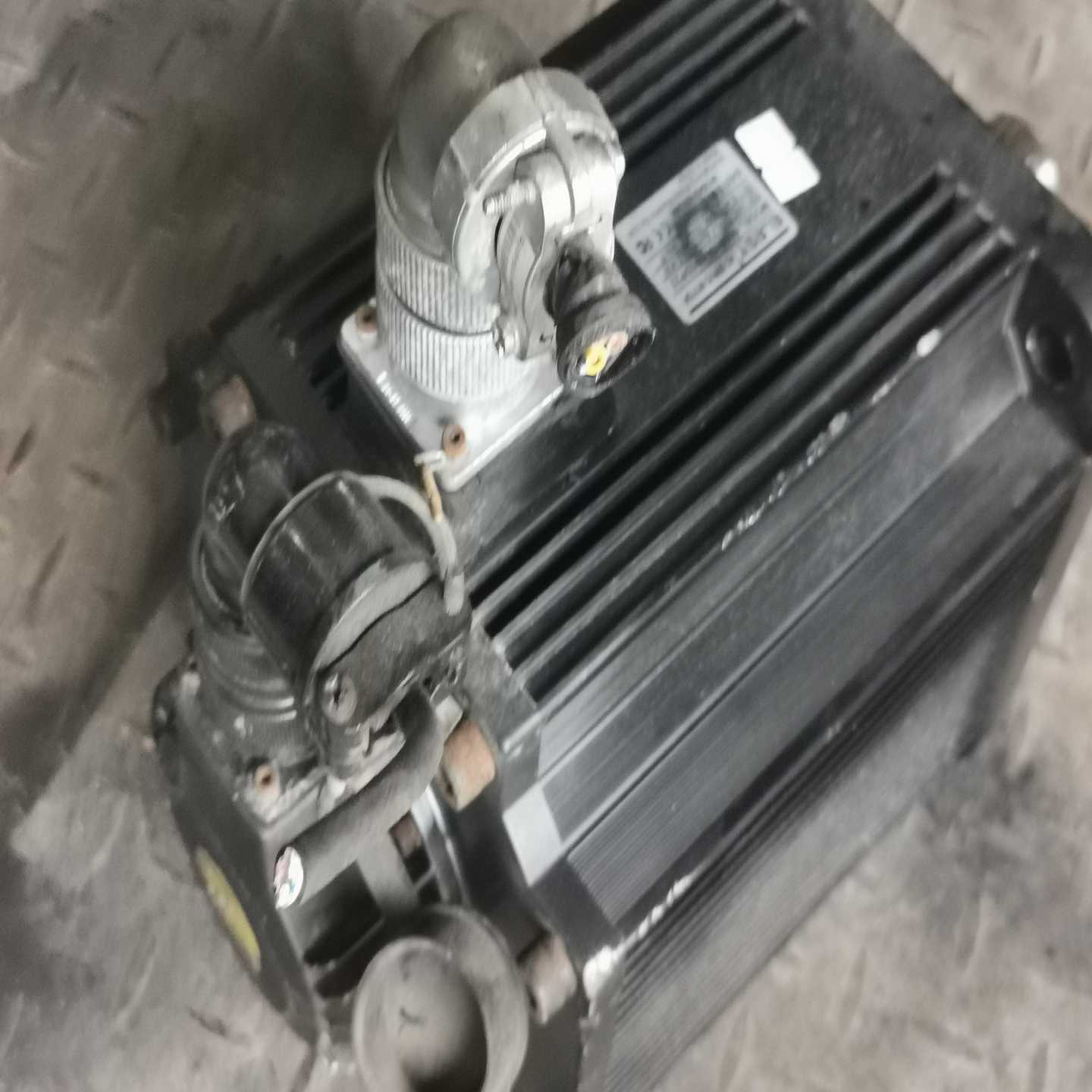 议价伊莱斯伺服电机180EMA-1f91Dp22实物图3KW质保二现货/维修