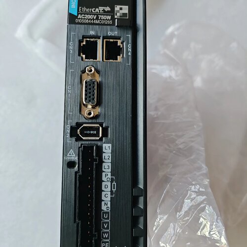 溢价-SV660NS5R5I汇川750w伺服驱动器实物图片