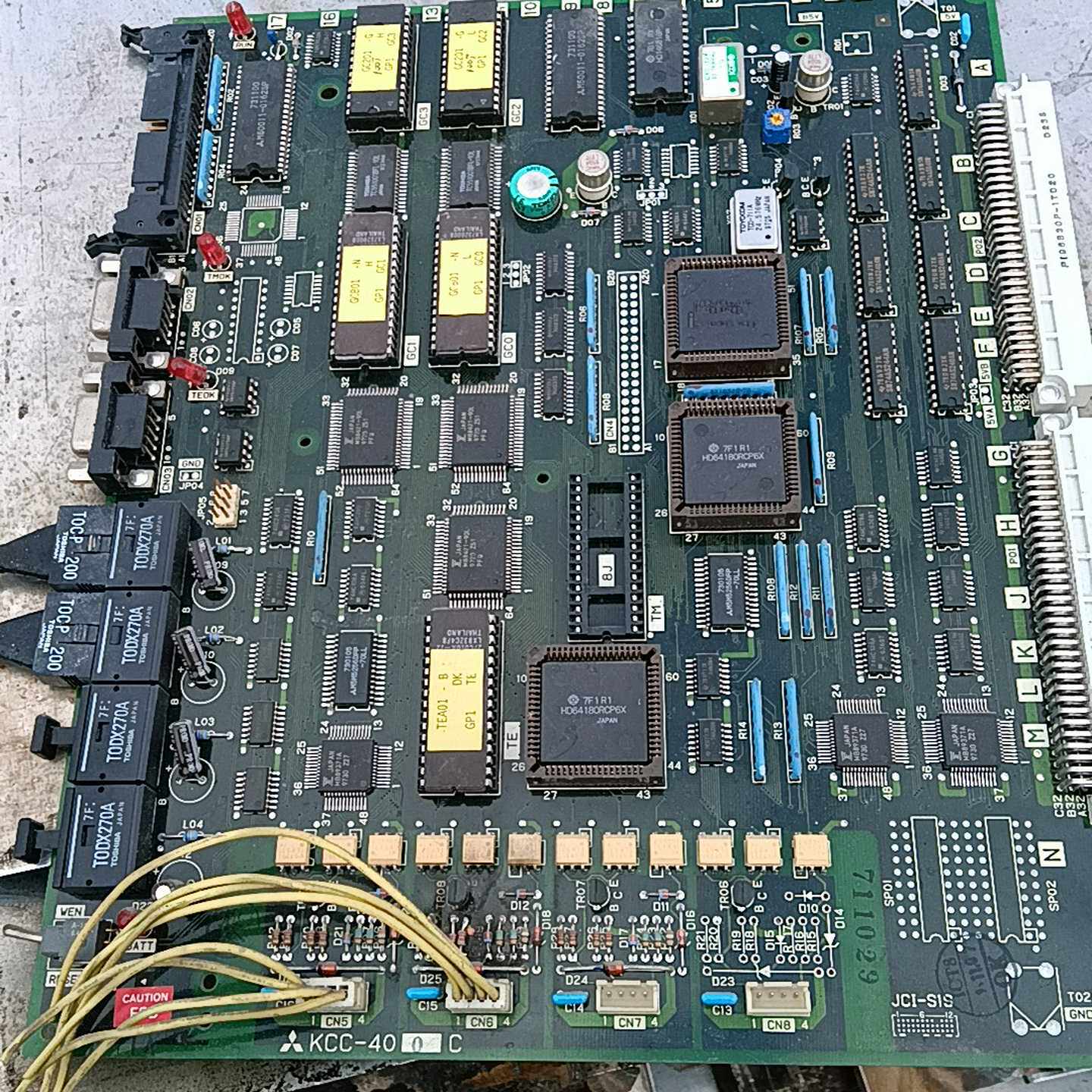 出一块电脑主板，绿色PCB成色如图，功能包好自己拆机--议价商品