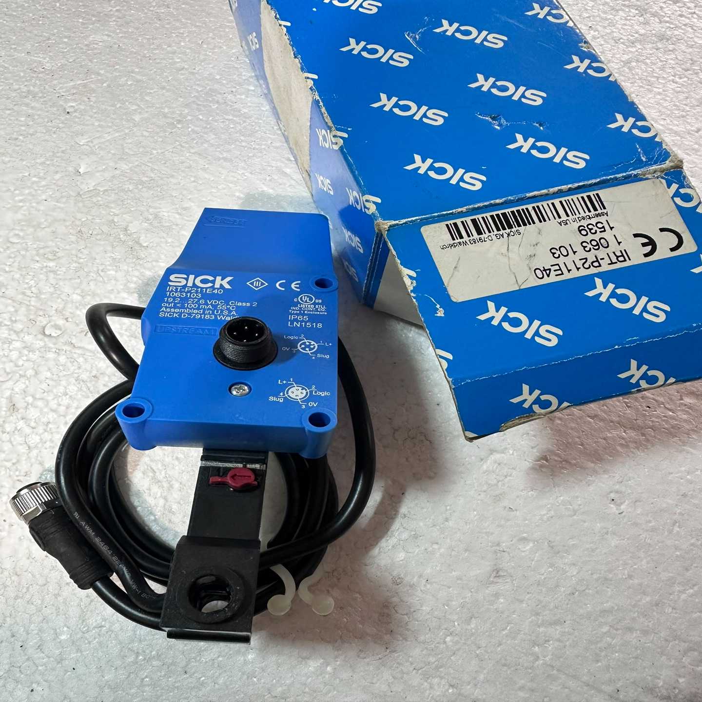 Sick IRT-P211E40 光电传器 106310,议价