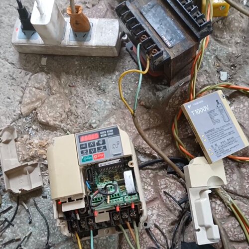询-剪线安川T1000V变频器0.75kw0.4KW的8