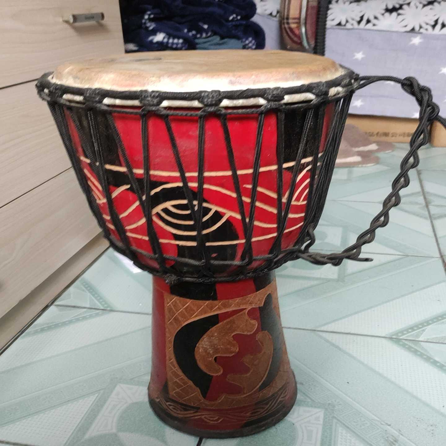 （霸霸电子）非洲手鼓，音色不错，买回来没用几次