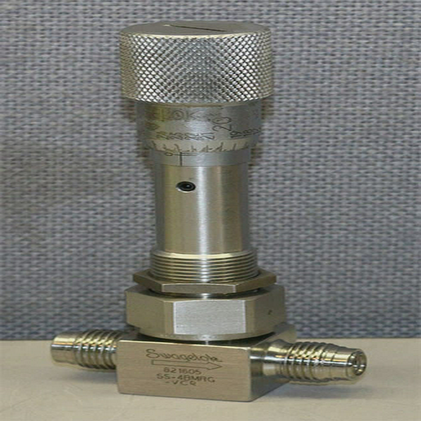 世伟洛克SS-4BMRG-VCR不锈钢计量波纹管密封阀