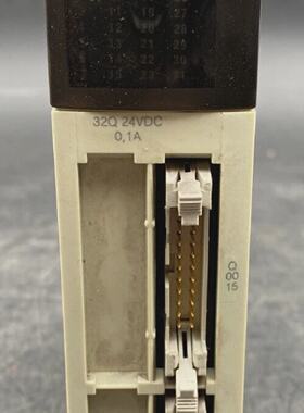 SCHNEIDER ELECTRIC Modicon Premium TSXDSY32T2K 32Q 24VDC 0.1