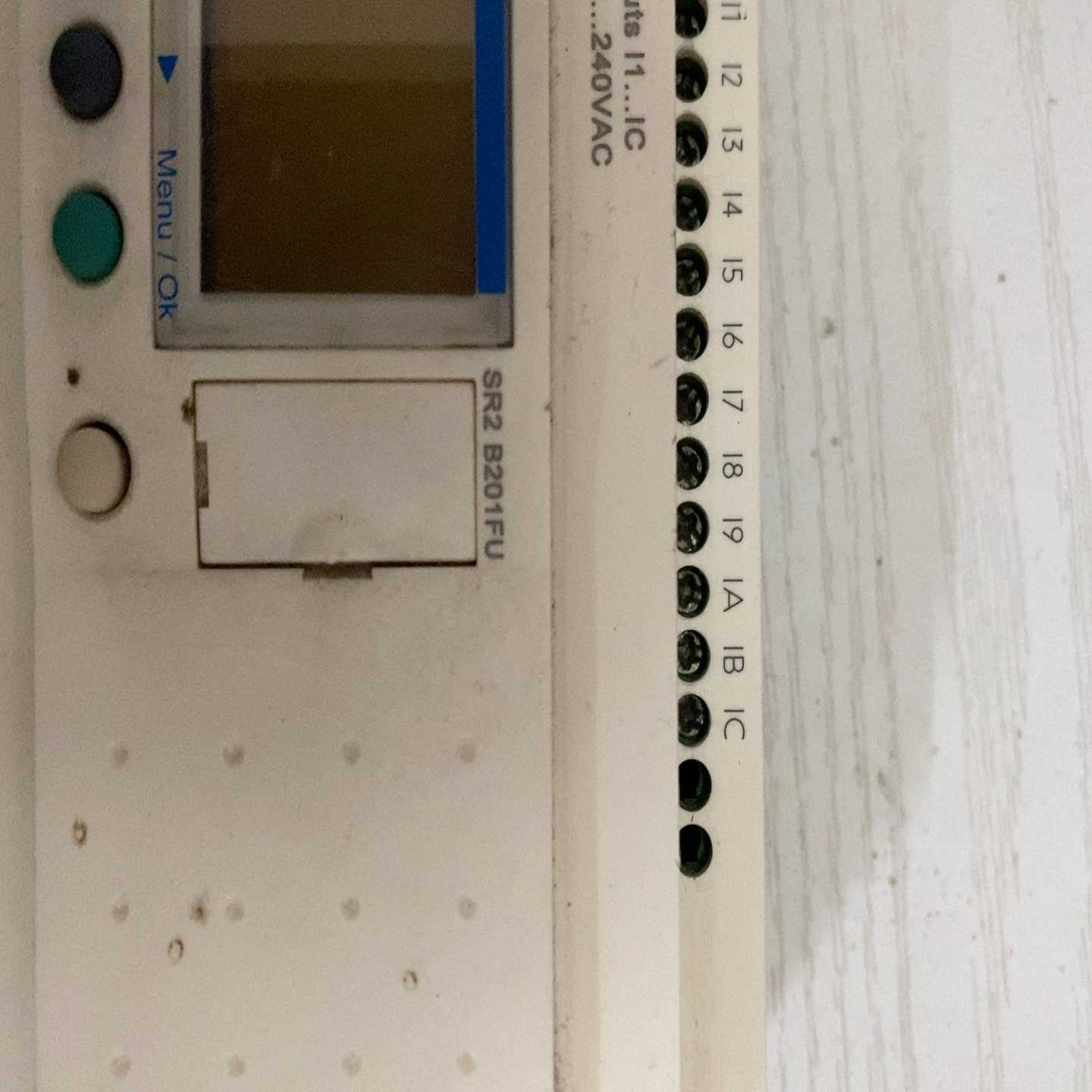 议价d施耐德SR2B201FU，实物图，功能包好，单价148元现货/维修