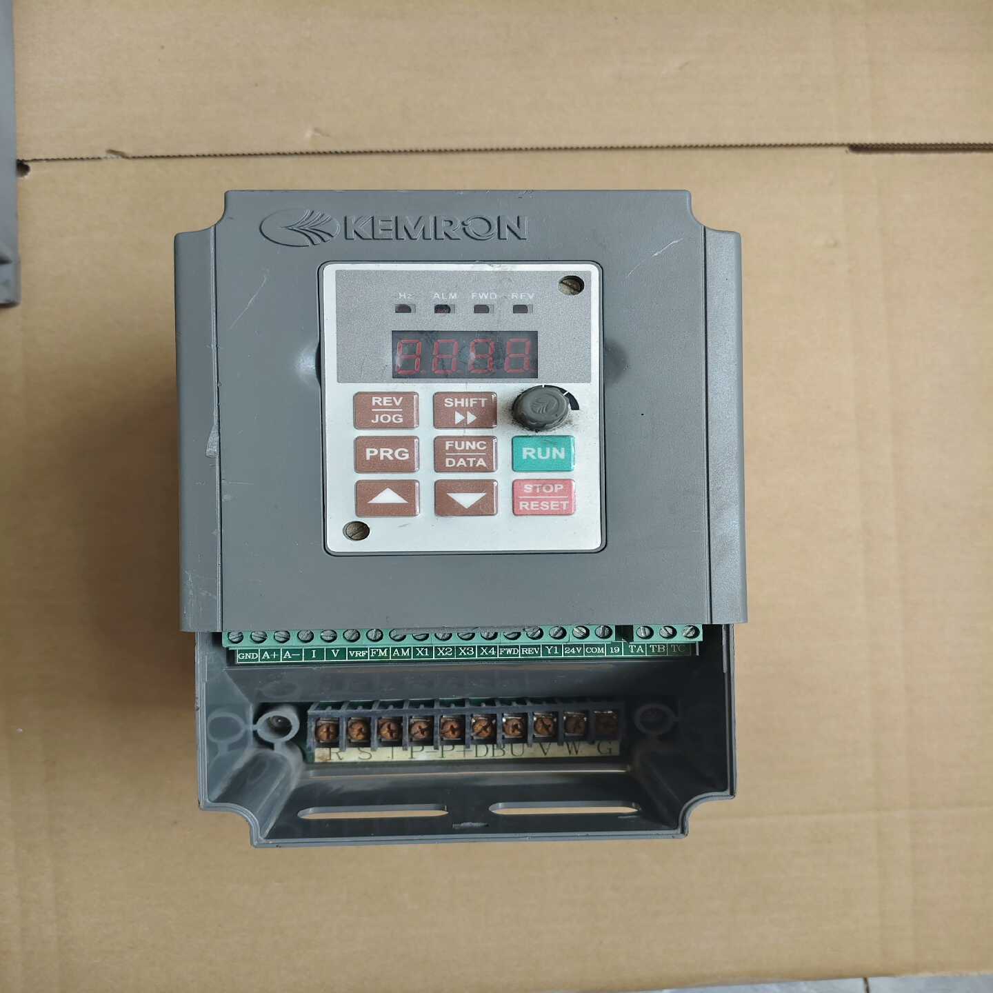 咨询-科姆龙KV1900-G0007C-4T0.75千瓦