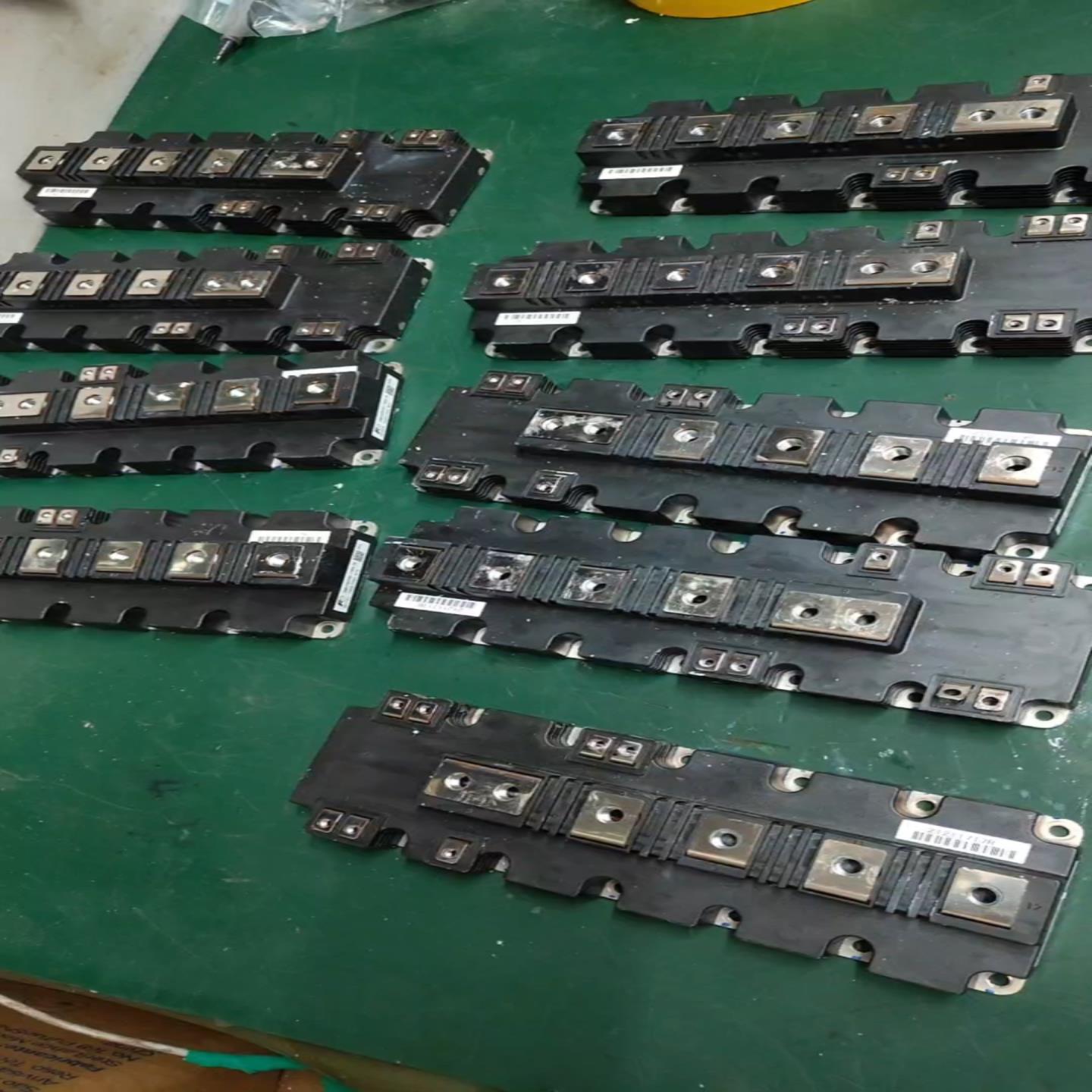 富士IGBT   2MBI1000VXB-170EA-54