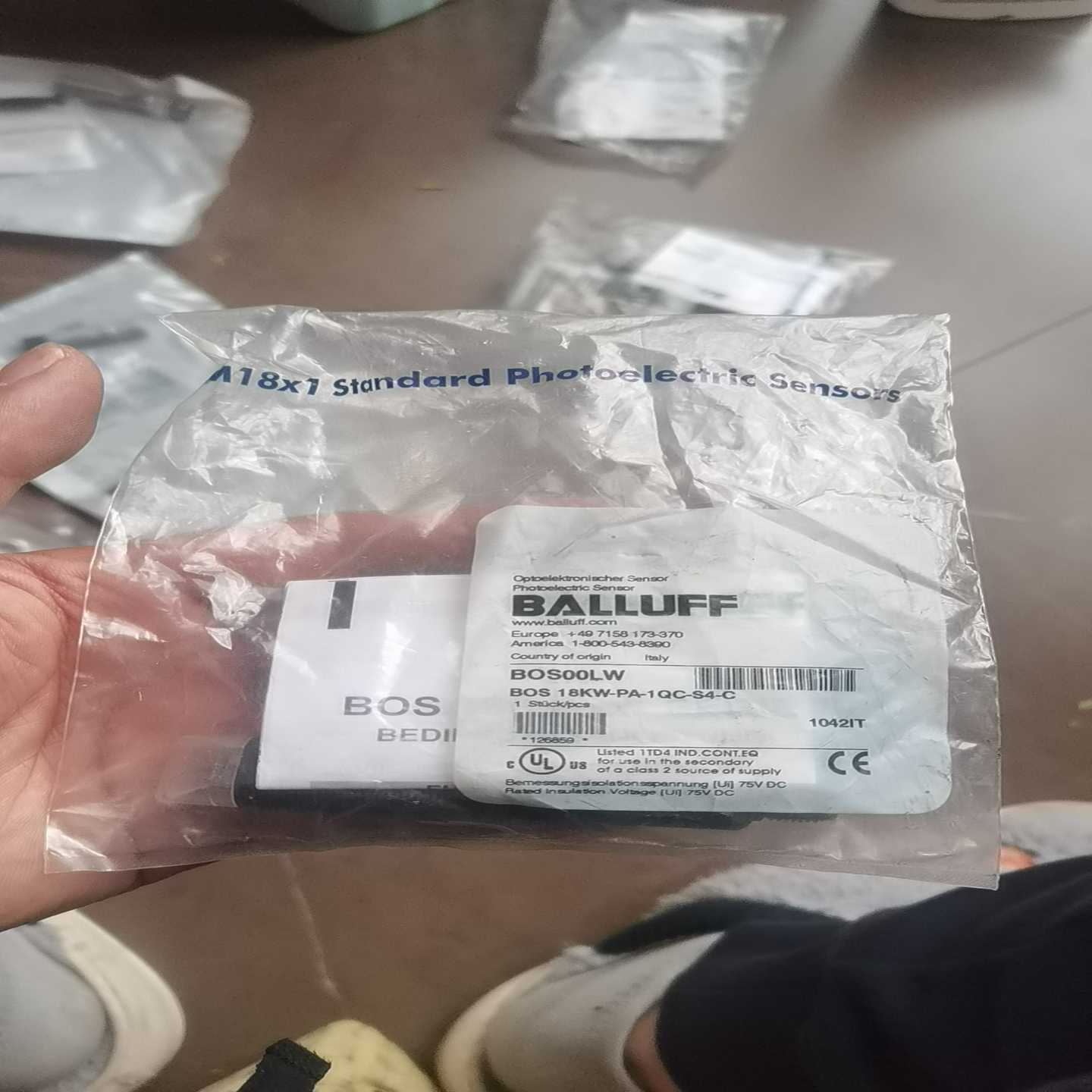询价BALLUFFBOS00LW巴鲁夫镜面反射传感器BO