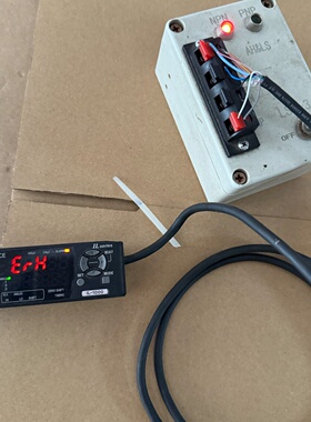 基恩士KEYENCEIL1000激光传感器通电显示如图-议价