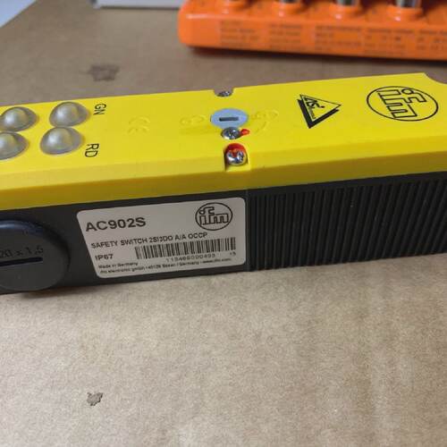 1 x Ifm Electronic AC902S .Safetyswitch 2SI3DO AAOCCP