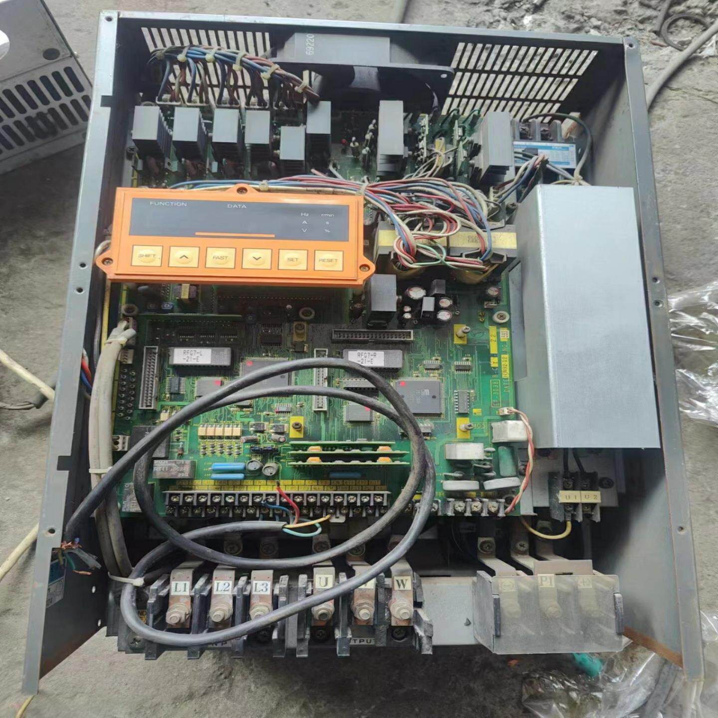 FRN030P7-4EX富士变频器试电正常实图拍摄询价