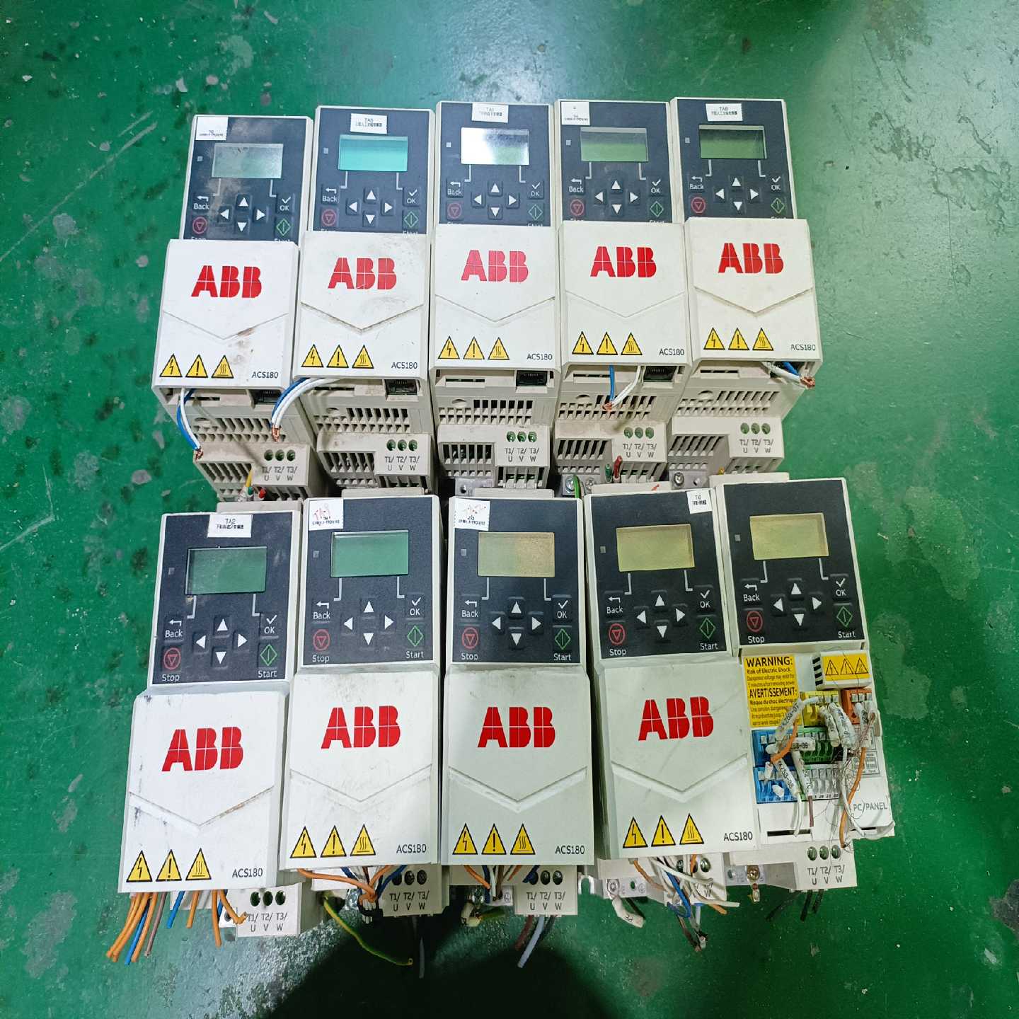 询价ABB变频器ACS180-04s-01a8-4，的联