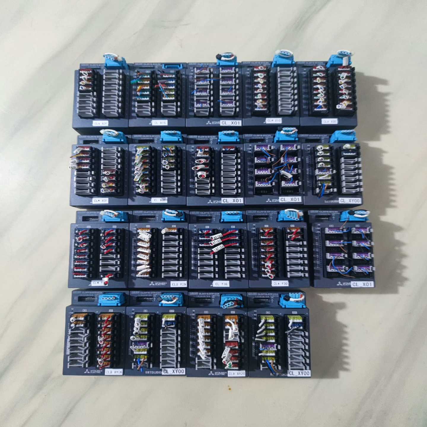 议价~三菱模块CL2X16-D1C3V  共11个