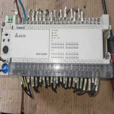 台达PLCDVP64EH00T3，正常拆机，通电显示如图--议价商品