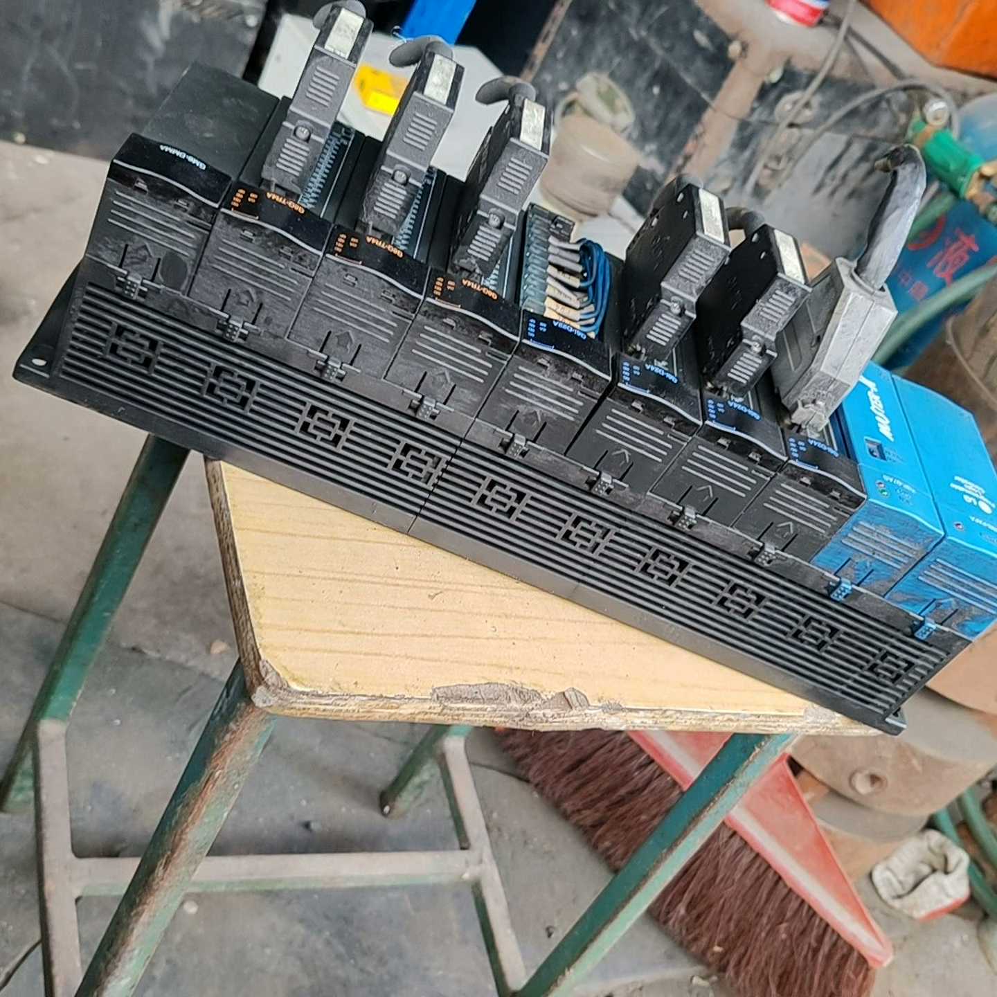 议价产电PLC！拆机包好！型号如图！