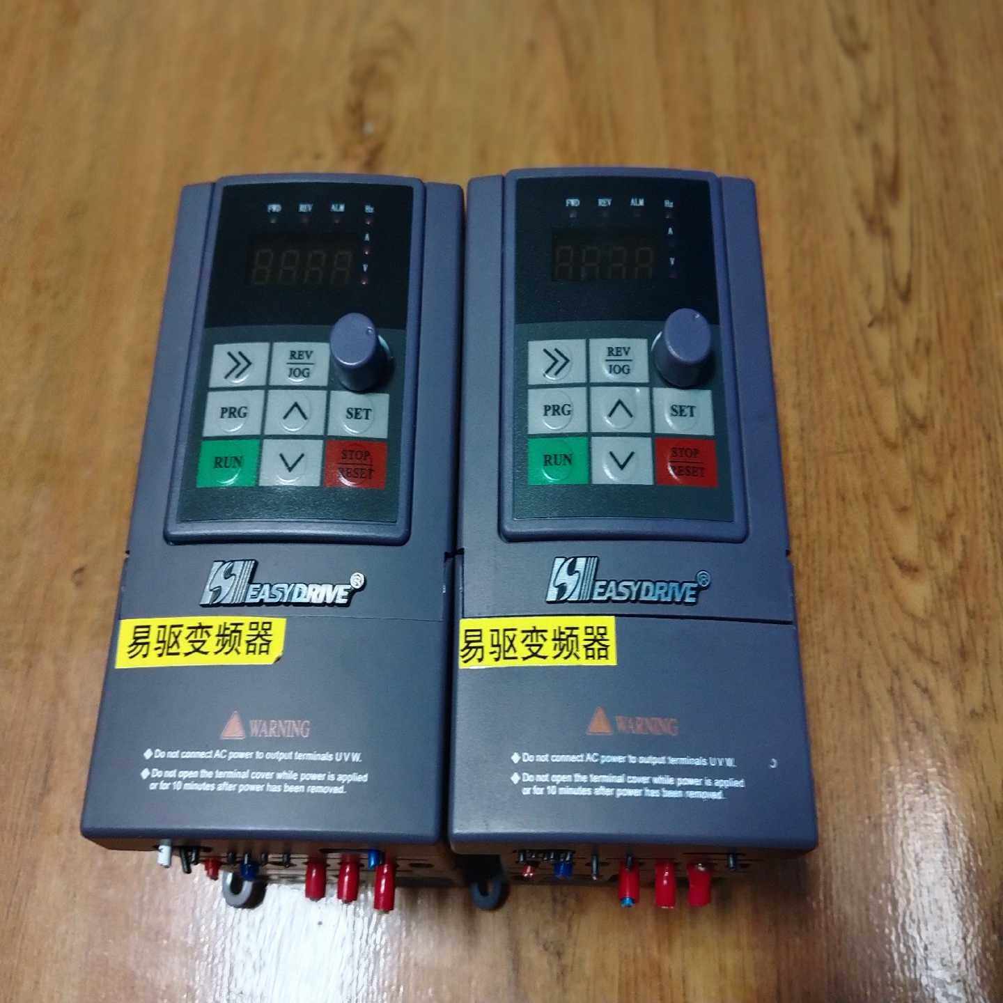 易驱变频器MINI-S-2S0015M，功率1.5k，220-议价