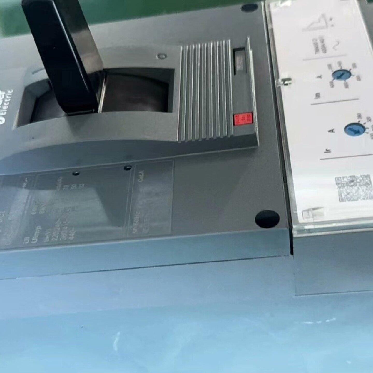 施耐德EasyPact塑壳断路器TM400D，3P三相，40--议价商品