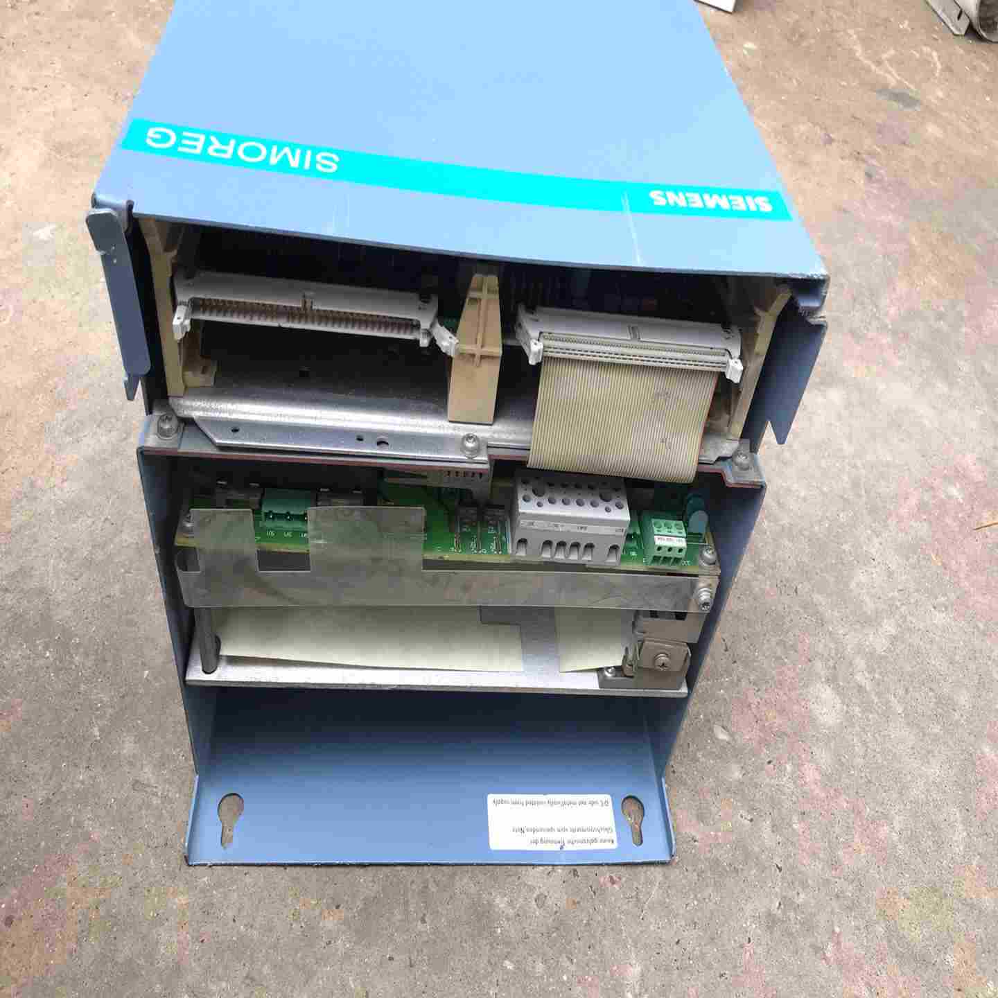 ATS22C17Q 施耐德全新软启动器，客户多订一台便宜处理--议价