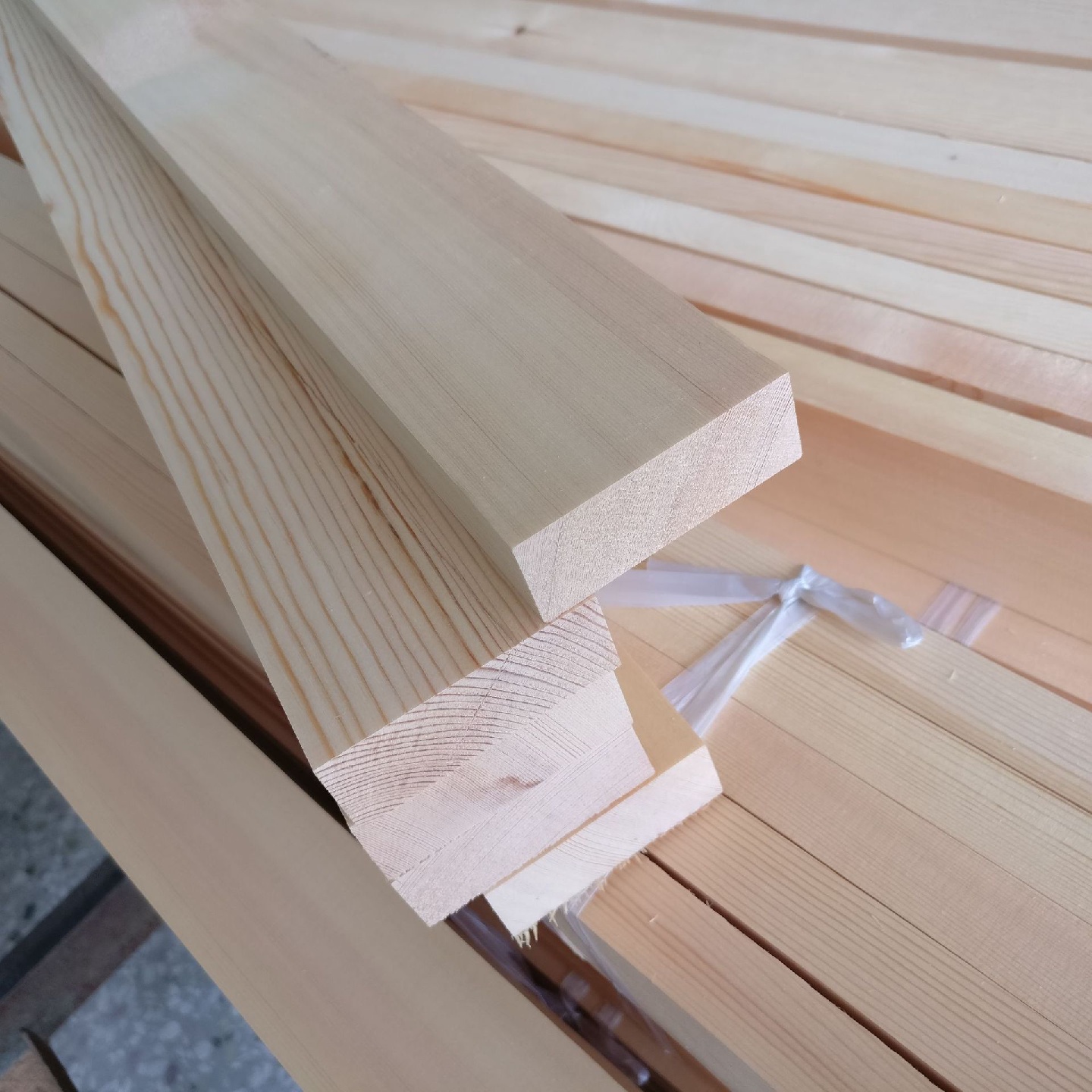 实木线条 装饰木线条 无结松木龙骨条 天花吊顶线条