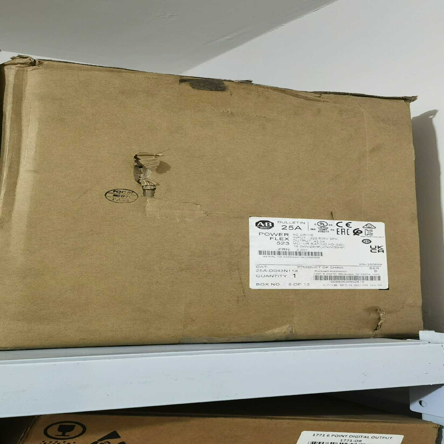 询价AB变频器25A-D043N114，包装盒不太好