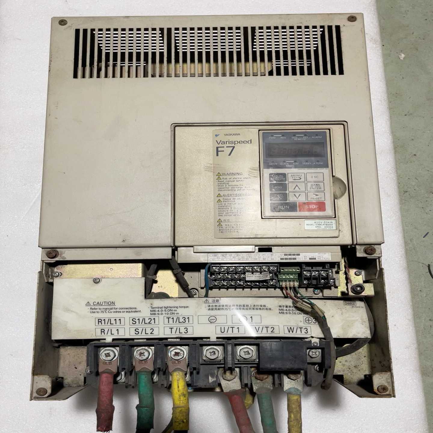 安川变频器CIMR-F7B4055一台55kw询价