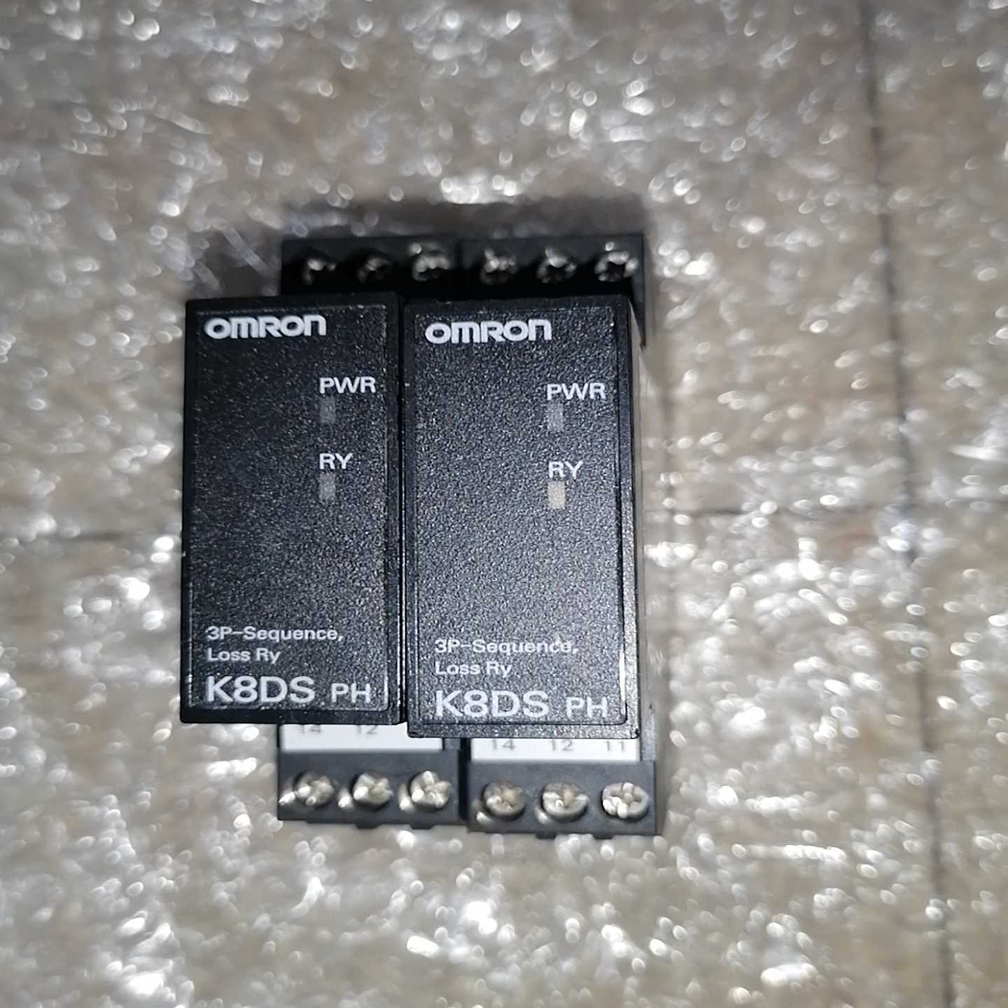 omron相序继电器 K8DS-PH1  共2只，单价55元拍前询价