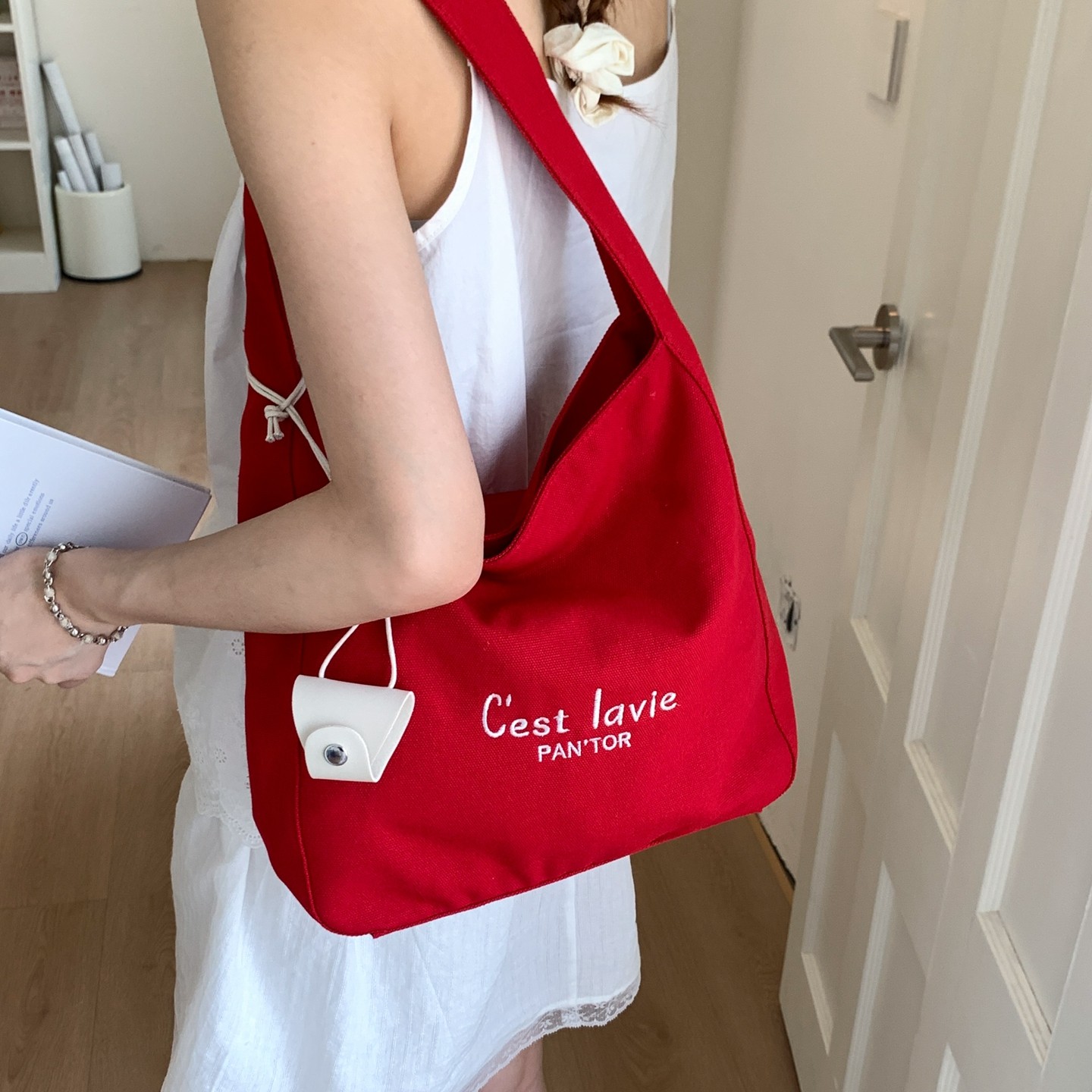 红色帆布包女夏2025新款休闲大容量托特包轻便学生上课通勤单肩包