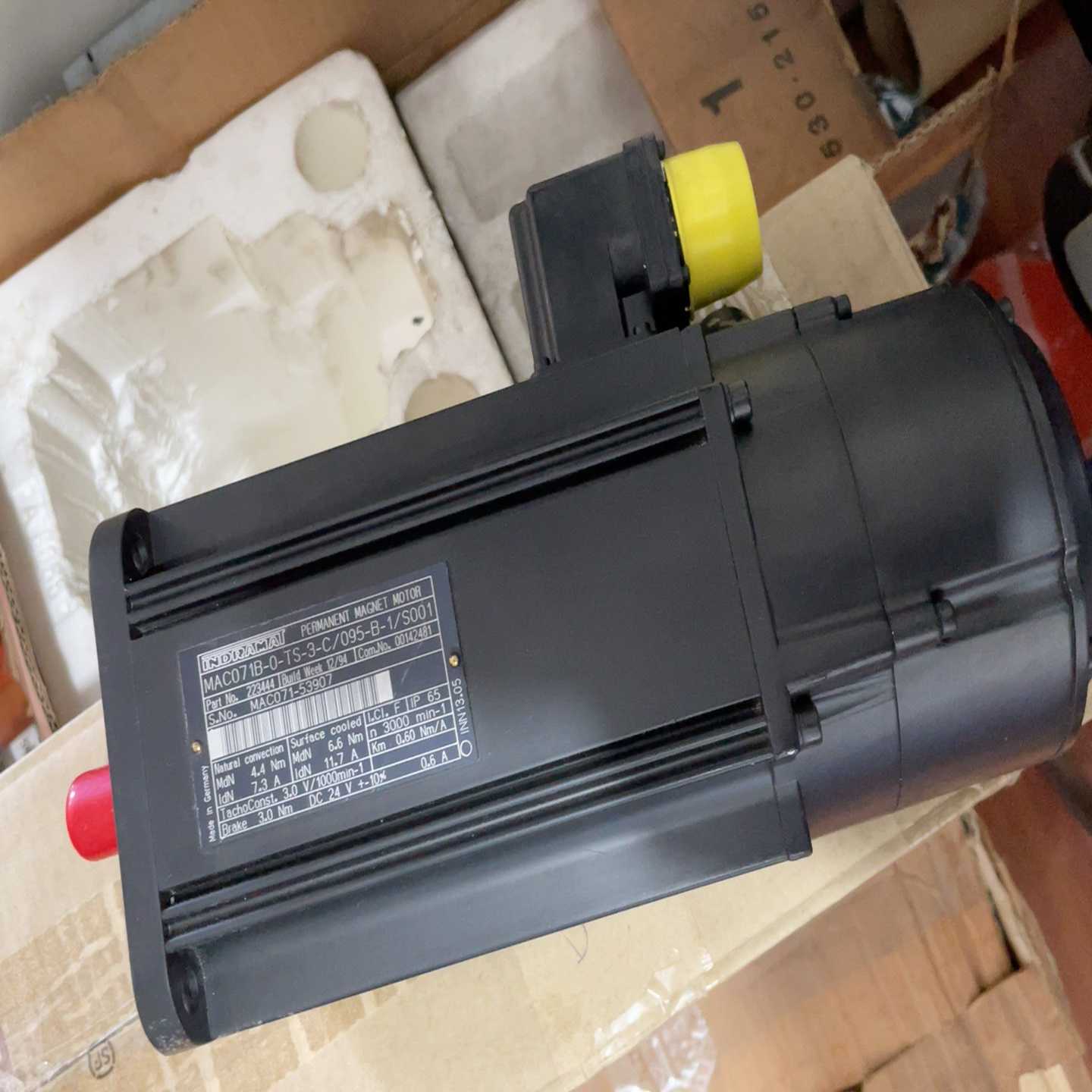 力士乐电机MAC071B-0-TS-3-C/095-B-1询价