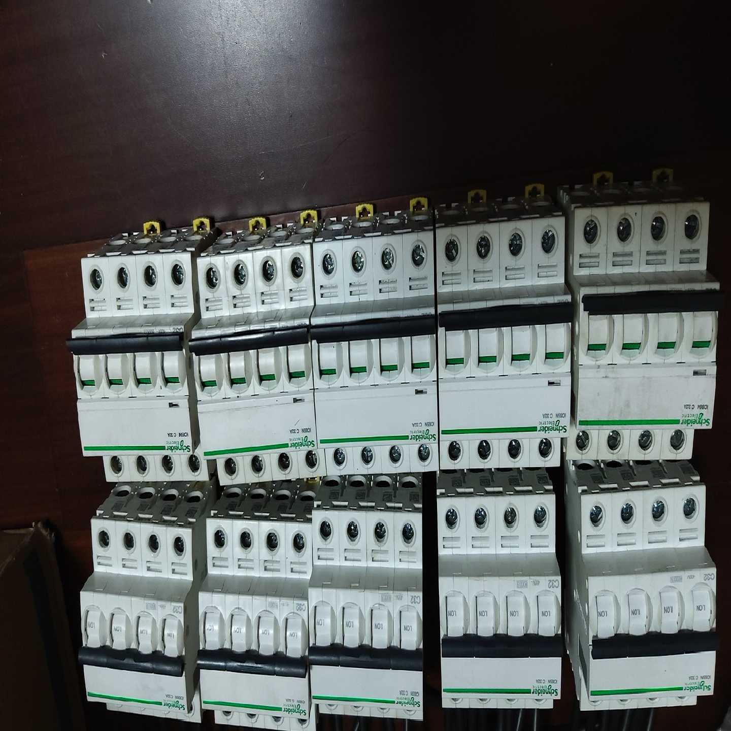 询价-Schneider/断路器，IC65N-C32A/4P