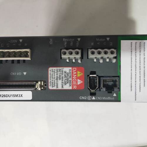 议价施耐德伺服驱动控制器 LXM26DU07M3X全新原装现货质保一年