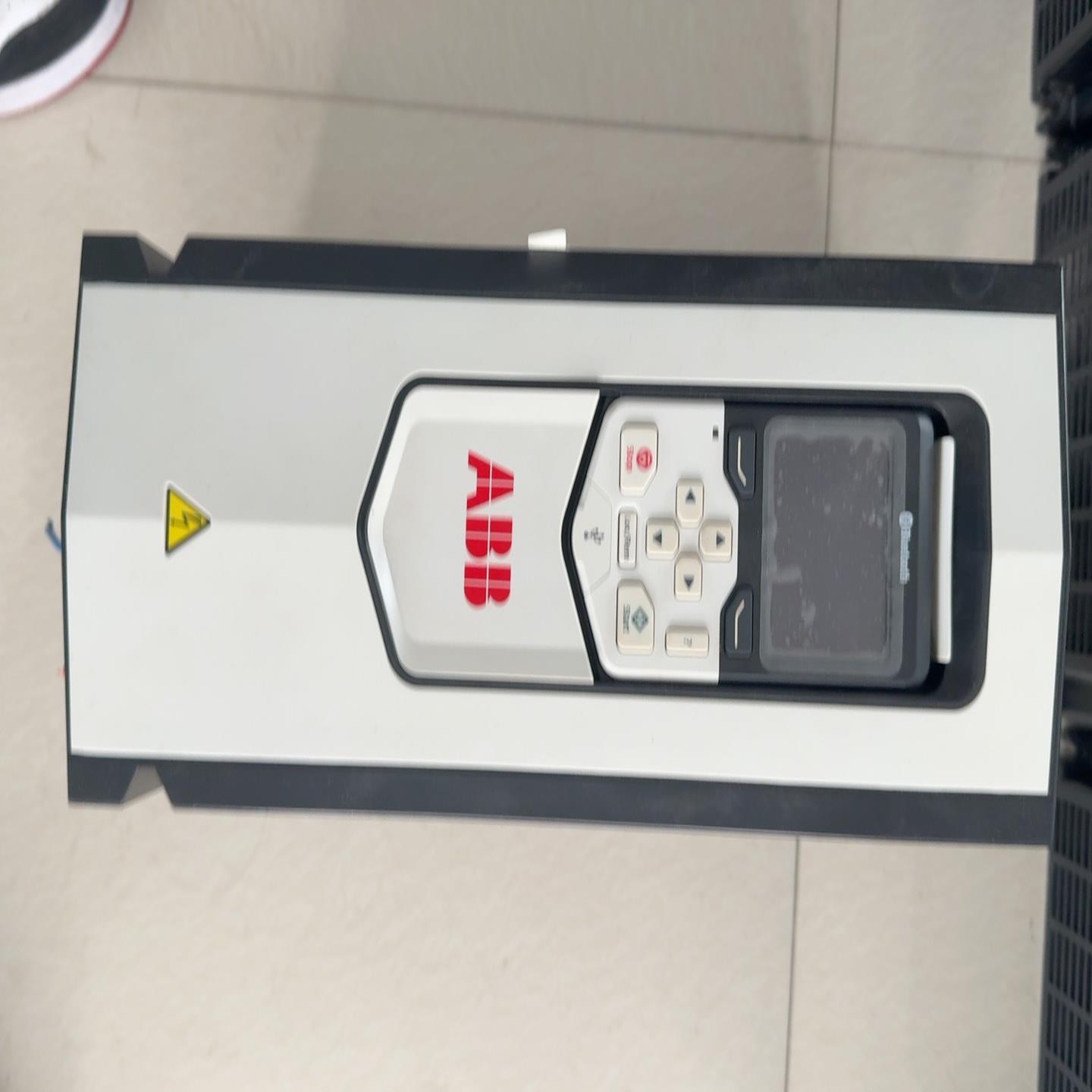 ABB变频器,ACS880-01-017A-3+P944+N(佳毅工控)
