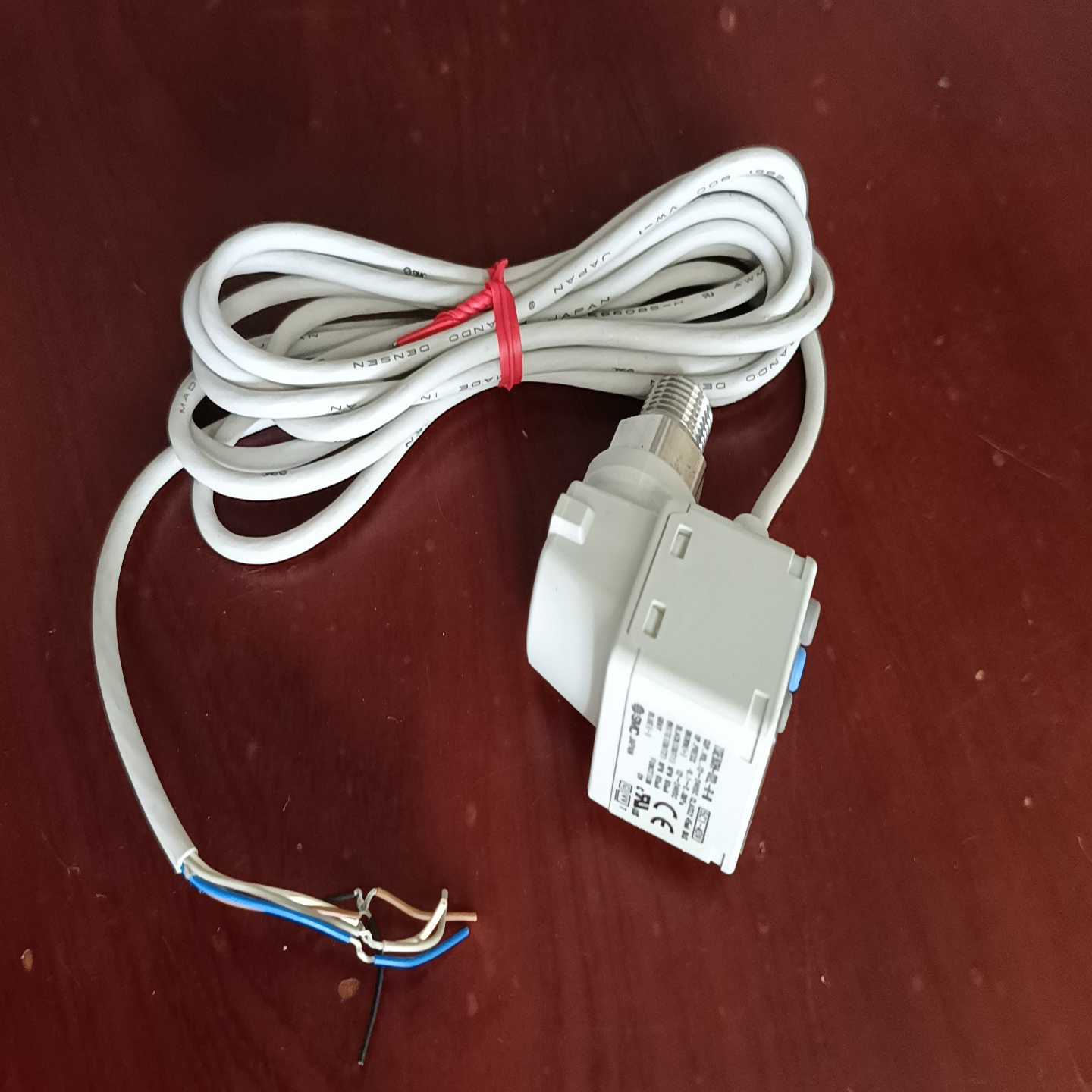 ISE80H-02L-R-M压力开关SMC全新原装实拍无--议价商品