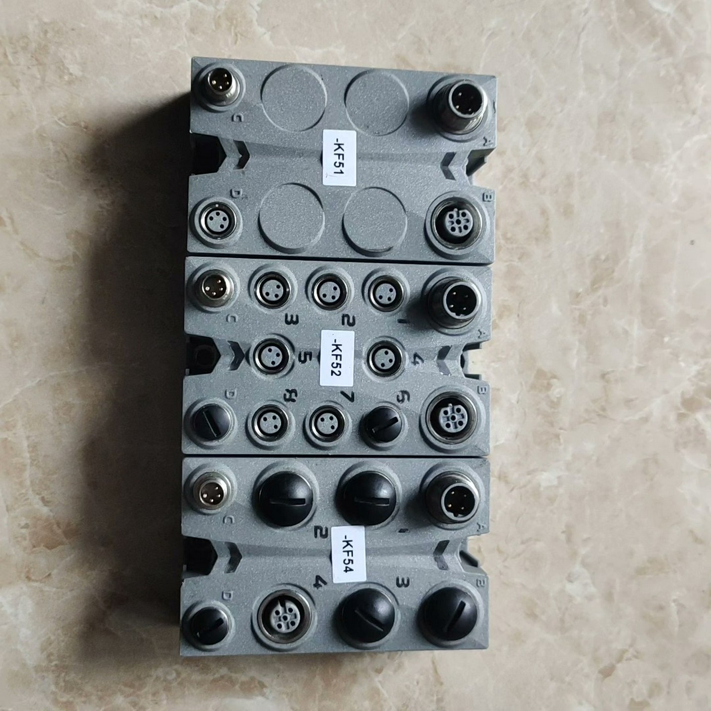 3个模块 X67 DMK 1352UM 1300P~询价