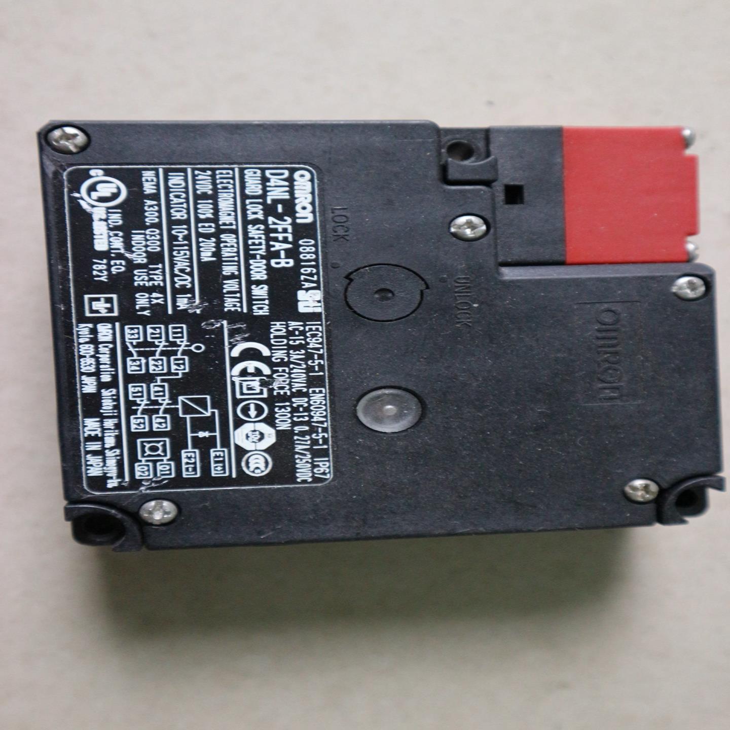 二手拆机正品 OMRON D4NL-2FFA-B 现货