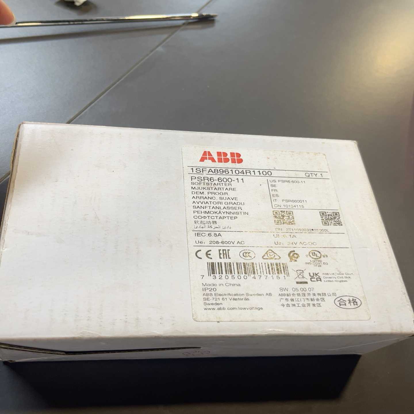 询价ABB软启动器PSR6-600-11，全新未使用，包装完整。