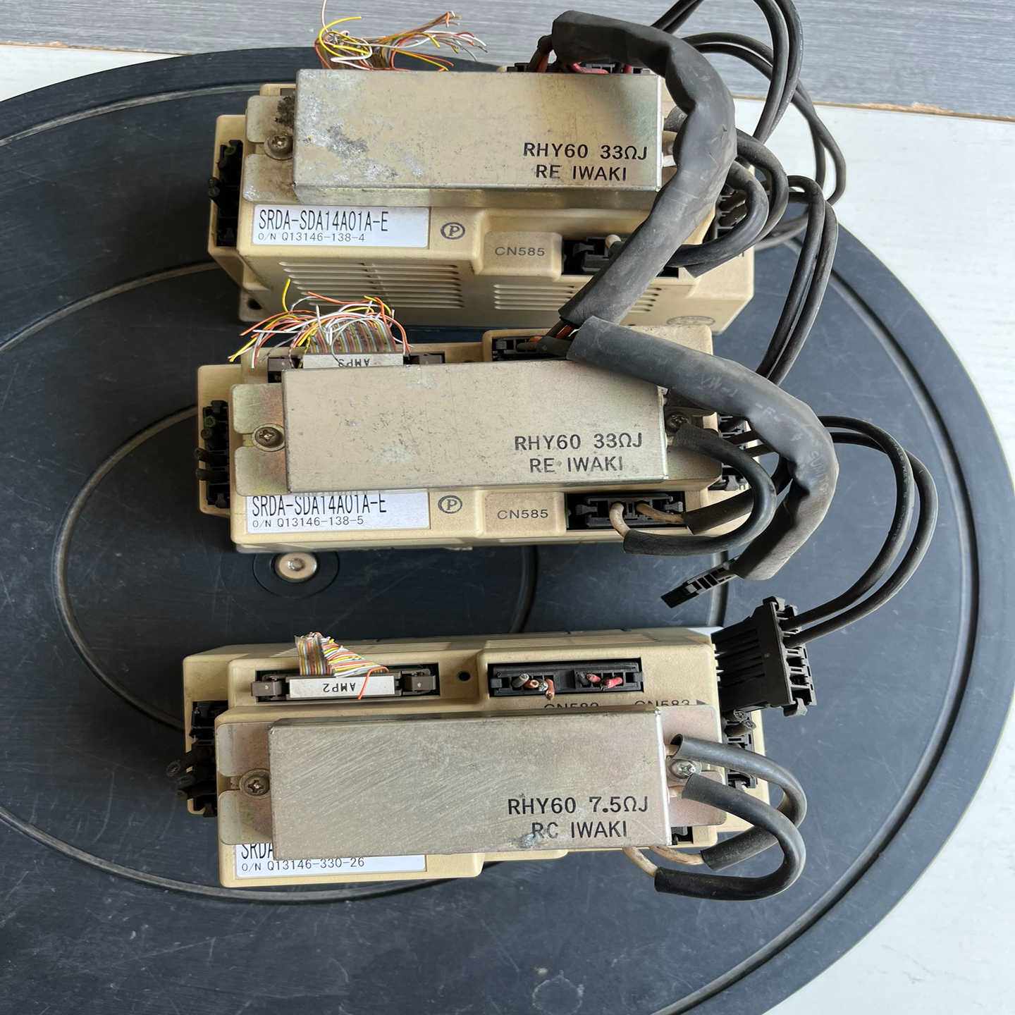 安川伺服驱动器，SRDA-SDA21A01A-E，共计3个，--议价商品