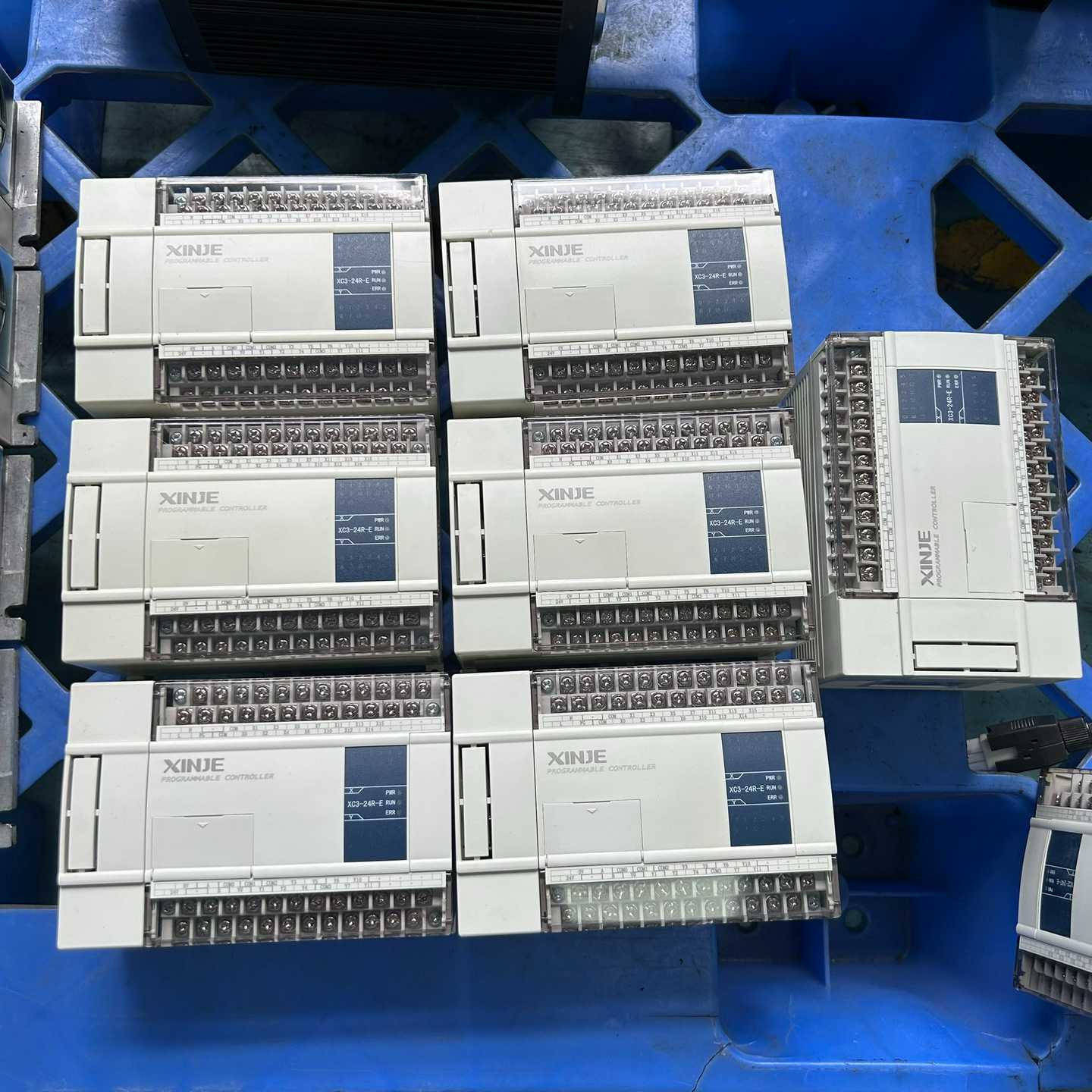 信捷PLCXC3-24R-E，二手拆机！功能完好，成色漂亮--议价商品