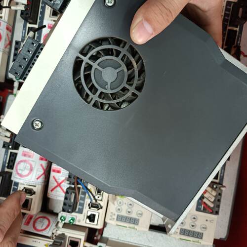 议价750W Servo Driver Excellent Condition Good Functionality