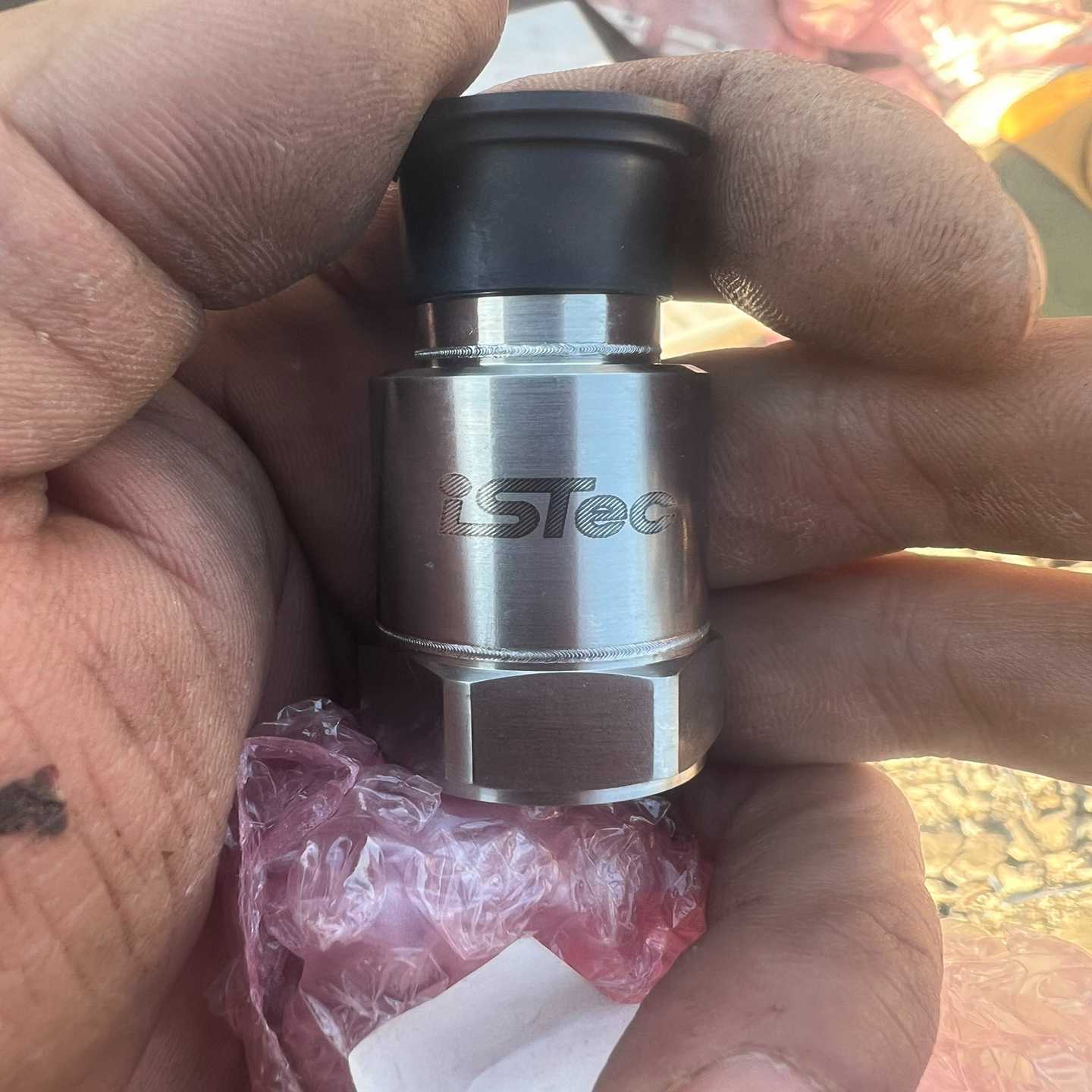 询价全新进口加速度传感器，震动传感器