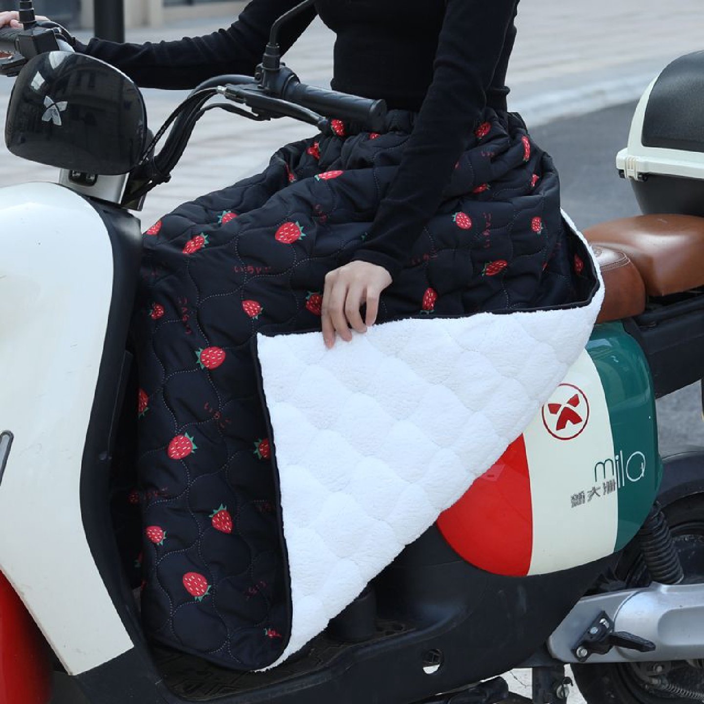 电动摩托车保暖防风半身围裙骑车保暖挡风衣挡腿护膝加厚加绒裙子,电动车/配件/交通工具,电动车挡风被,淘宝优惠券,粉丝福利购,淘宝优惠卷