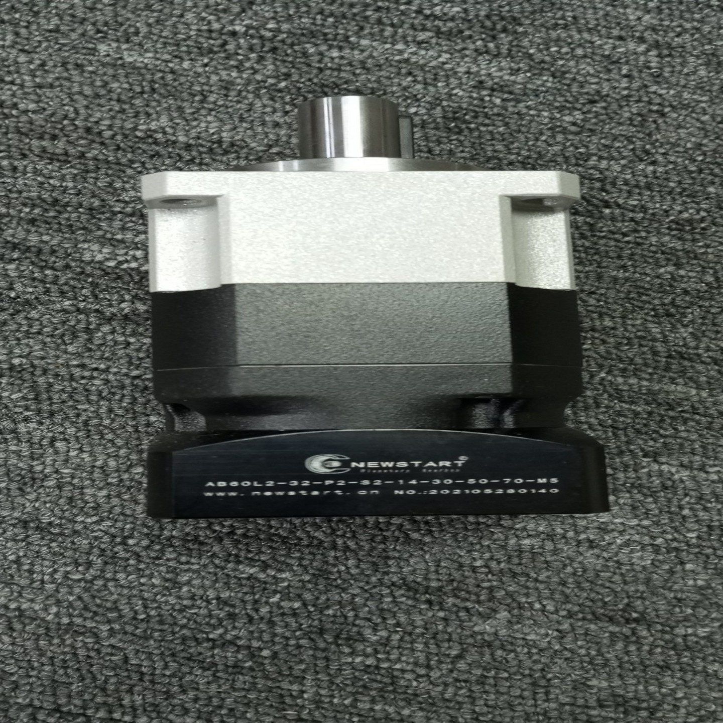 【请询价】纽氏达特NEWSTART行星减速机型号AB60L2-32-