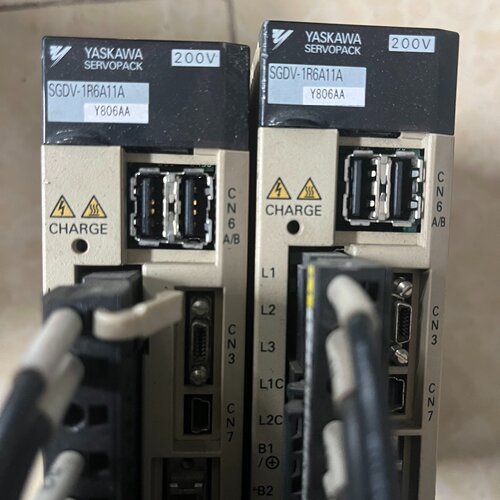 安川驱动器SGDV1R6A11A200W成色如图-询