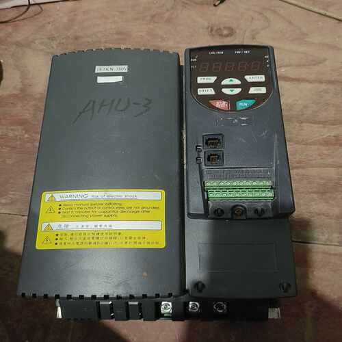 山宇变频器SY8000-018G-418.5kw成色如-议价