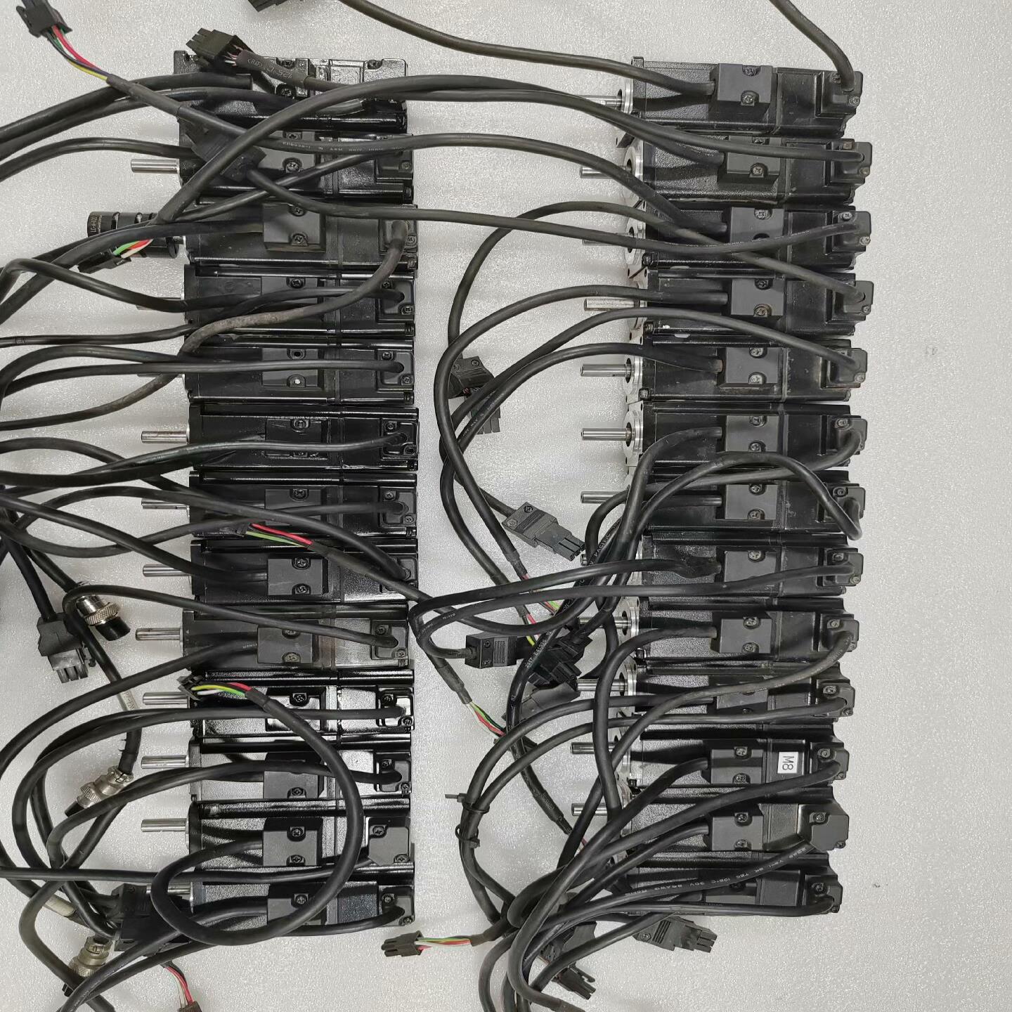 ECMA-C30401ES，台达C3伺服电机100w，配套驱