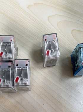 全新原装正品。4个欧姆龙继电器。8针的。MY2N-GSAC