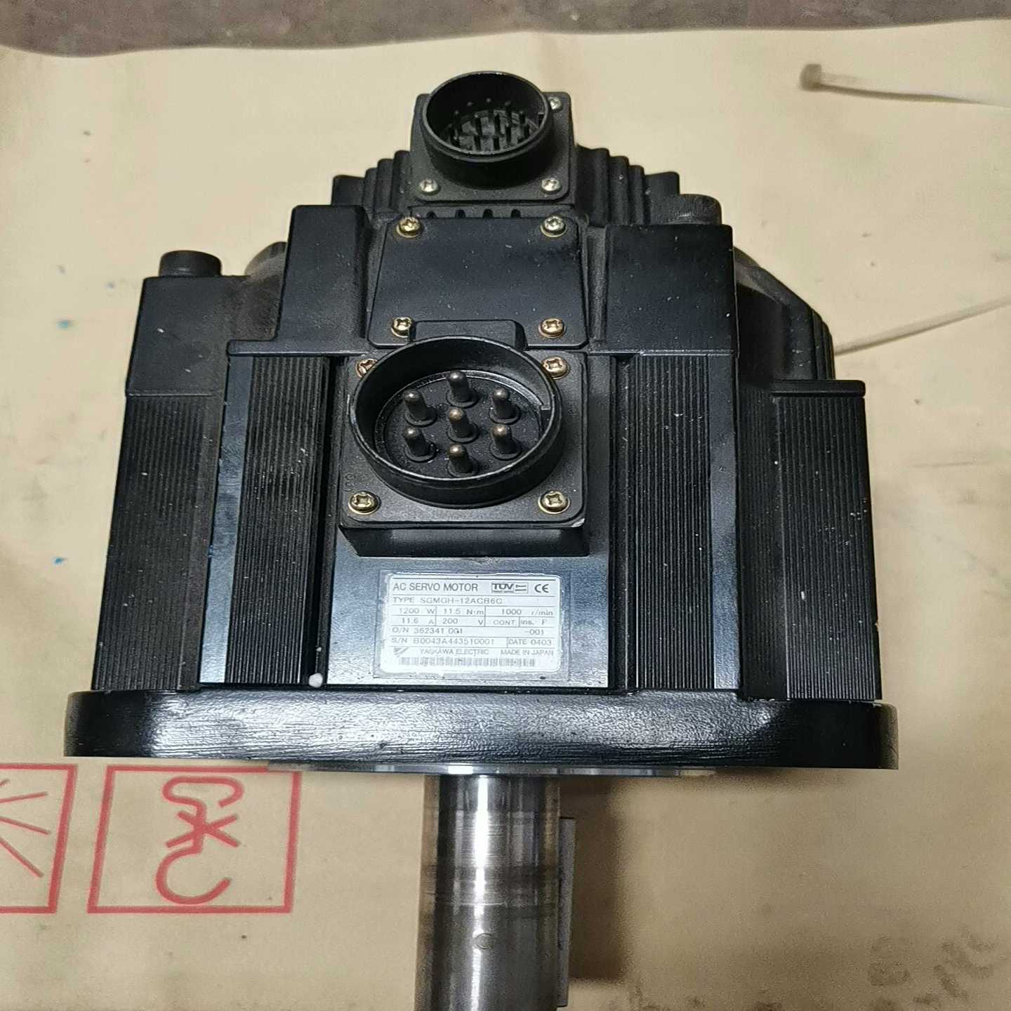 1200W安川伺服电机SGMGH-12ACB6C，成色如询价